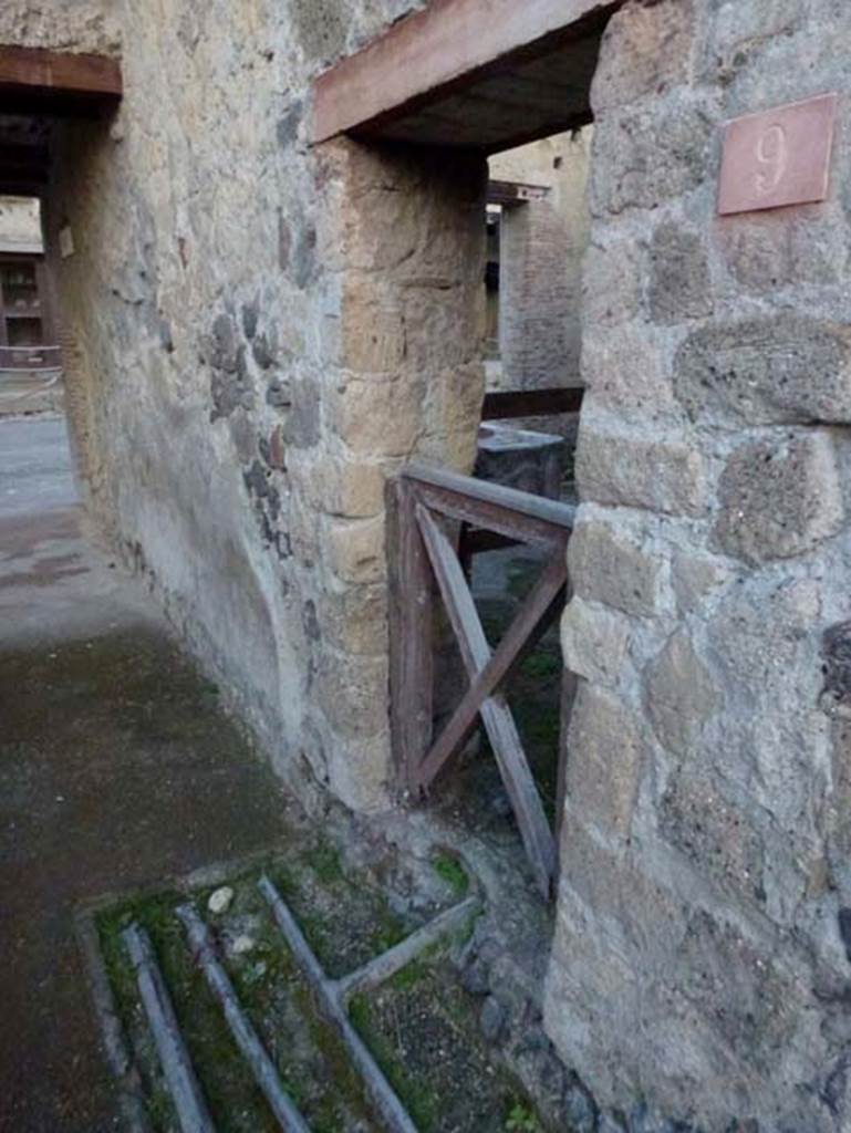 P1050294,20%20121021%20E%20